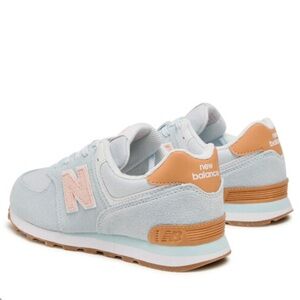 SOLD

New Balance Light Blue and Peach Sneakers BNIB size 6Y (EU38 US women 7)